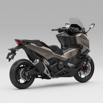 25YM Honda Forza 750