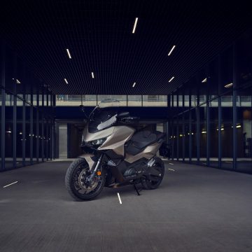 25YM Honda Forza 750