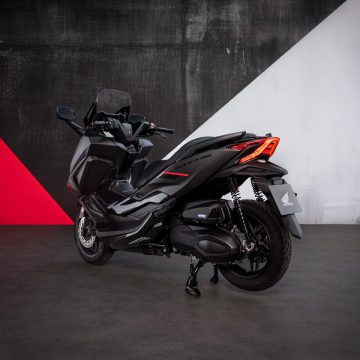 25YM Honda Forza 350