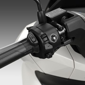 25YM Honda PCX125