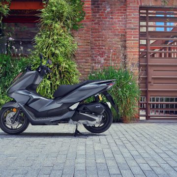 25YM Honda PCX125