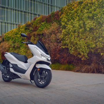 25YM Honda PCX125