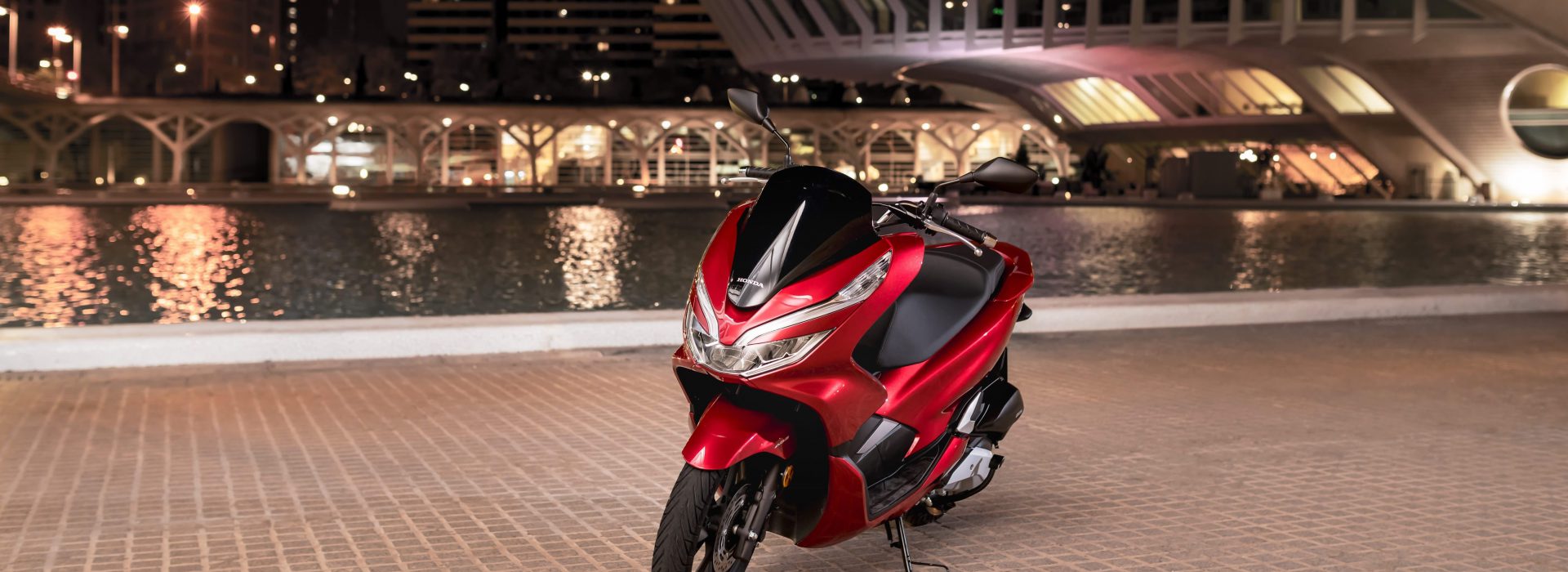 2018_HONDA_PCX125_2